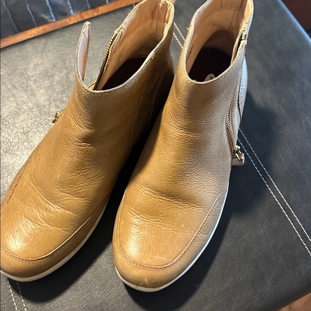 Vionic Lois FG Women's Tan Leather Side Zip High Top Chukka Bootie Size 9.5